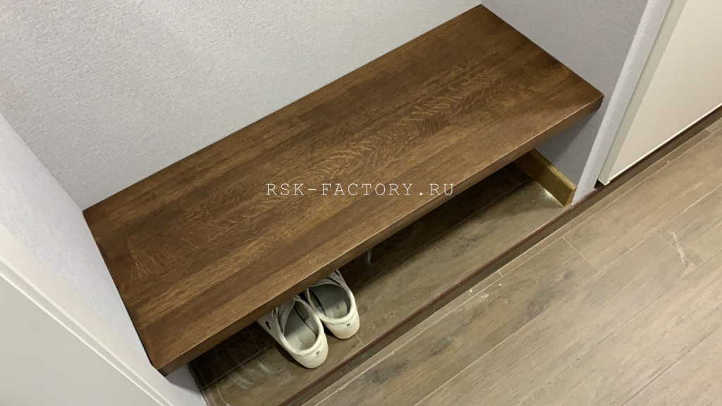 Полки из цельноламельного дуба в прихожую (4). Работы компании РСК Интерьер.