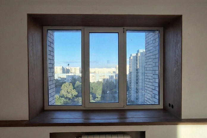 Подоконник с откосами из дуба (4). Работы компании РСК Интерьер.